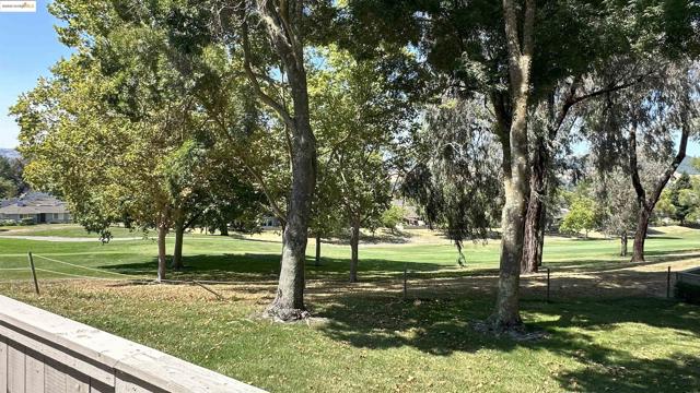 706 Lakeside Ct, Danville CA: https://media.crmls.org/mediaz/e5367de6-6549-436d-a6c6-27accdb381c9.jpg