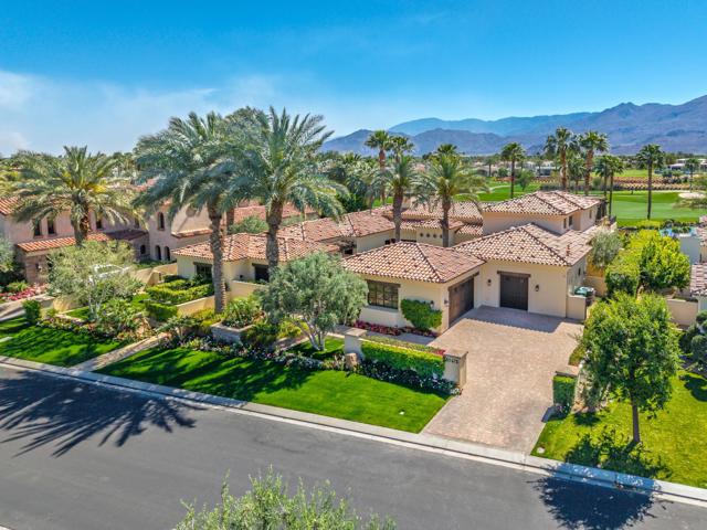 80675 Via Portofino, La Quinta CA: https://media.crmls.org/mediaz/e536f35b-e334-47b0-b855-9eaeb4b73e8d.jpg