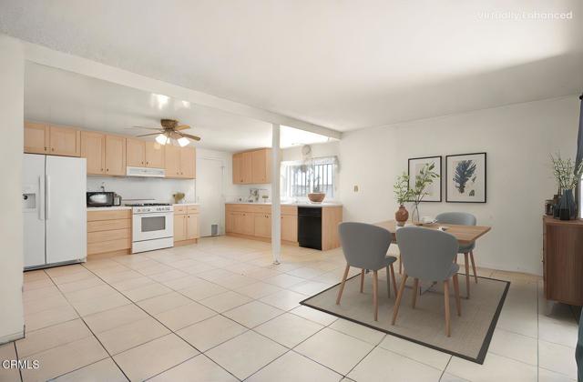 2575 Gayle Place, Simi Valley CA: https://media.crmls.org/mediaz/e5372dcc-8105-471f-9f9c-3e5fce269ee2.jpg