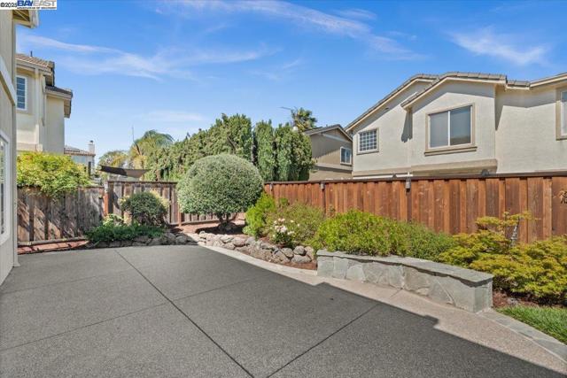 4775 Mahogany St, Dublin CA: https://media.crmls.org/mediaz/e5386225-a69f-4844-b07b-7002460d8aa5.jpg