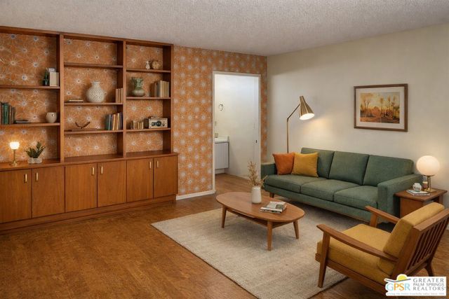 3060 N Farrell Drive, Palm Springs CA: https://media.crmls.org/mediaz/e538891c-73fa-4513-89eb-874334a85268.jpg