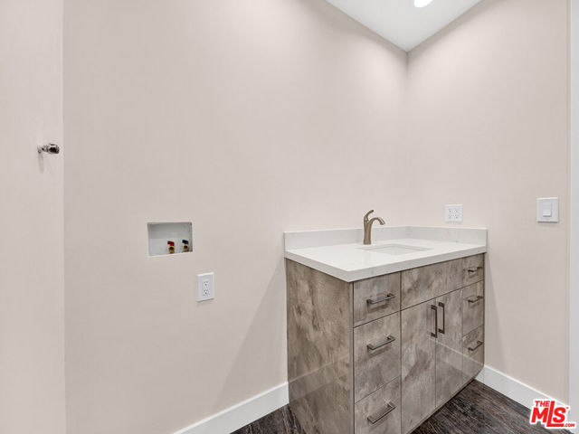 1325 Valley View Road, 201 photo 22