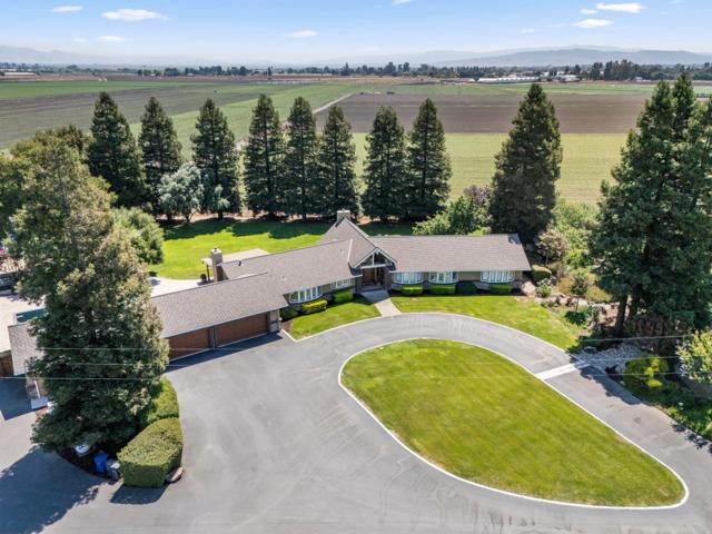 7096 Holsclaw Road, Gilroy CA: https://media.crmls.org/mediaz/e53af1f0-eb71-4f67-aaed-6f2454194c80.jpg