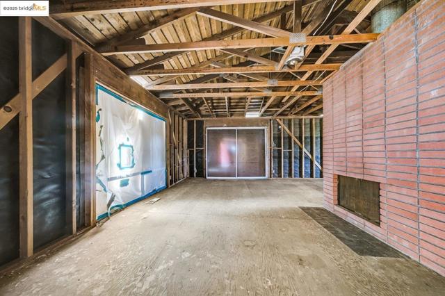 11201 Lochard Street, Oakland CA: https://media.crmls.org/mediaz/e53b1130-125a-48aa-879e-80637e1c8fdd.jpg