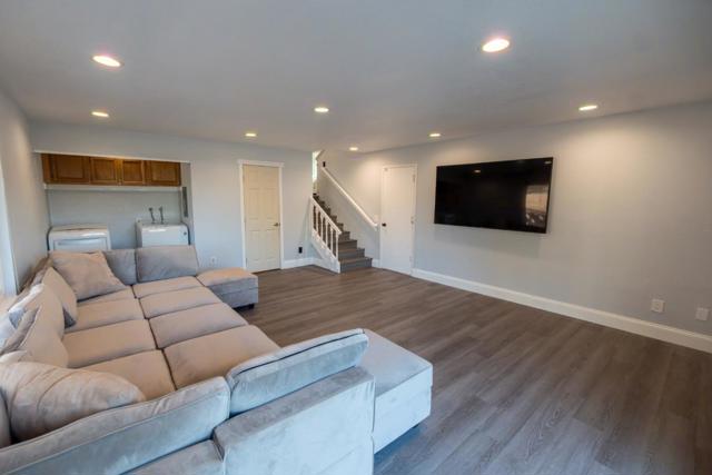 15105 Charter Oak Boulevard, Salinas CA: https://media.crmls.org/mediaz/e53b264f-d3e5-4805-923f-a61b8171add0.jpg