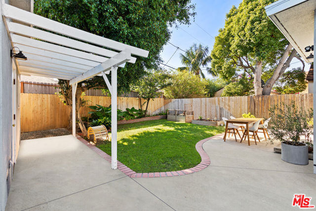 4157 Tivoli Avenue, Los Angeles CA: https://media.crmls.org/mediaz/e53b8ea6-a7d9-4ef6-9737-1b837d5dd8f4.jpg