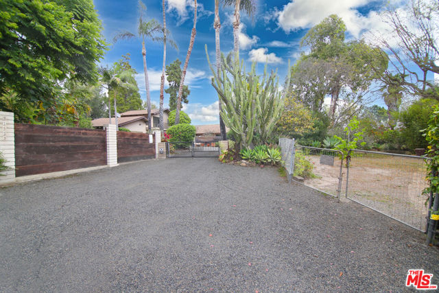 31523 Aguacate Road, San Juan Capistrano CA: https://media.crmls.org/mediaz/e53d6e23-9765-412e-83b1-2c91b800a352.jpg