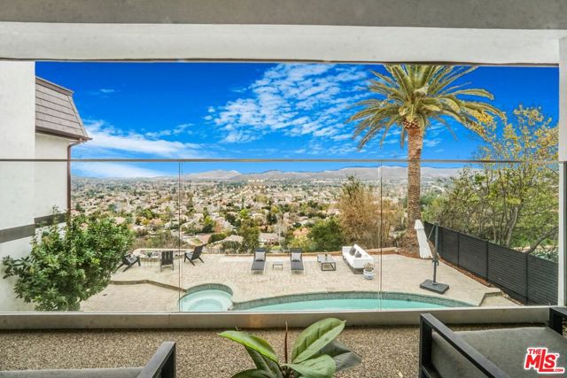 3485 Ridgeford Drive, Westlake Village CA: https://media.crmls.org/mediaz/e53d7d73-7e90-42e1-a908-4dbb1c37e7a5.jpg