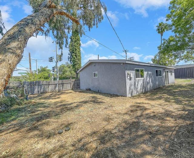 Detail Gallery Image 23 of 27 For 1215 E Mission Ave, Escondido,  CA 92027 - 3 Beds | 1 Baths