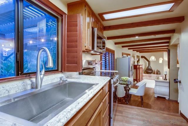 1935 Vista De La Montana, El Cajon CA: https://media.crmls.org/mediaz/e53ecd34-3657-4c0c-940d-87460c092d48.jpg