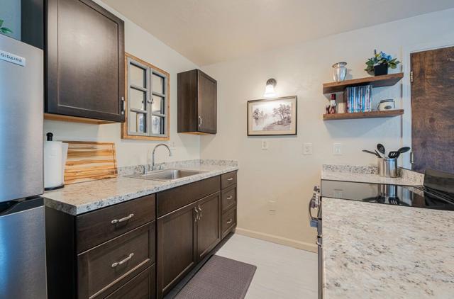 15847 Pleasant Valley Lane, Salinas CA: https://media.crmls.org/mediaz/e53eed3a-acb6-4572-9c6f-ebfe8d2b4a09.jpg
