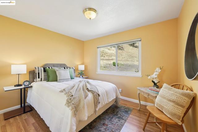 2353 Benham Ct, Walnut Creek CA: https://media.crmls.org/mediaz/e53fcec7-453a-41eb-92ea-9051ed44fe85.jpg