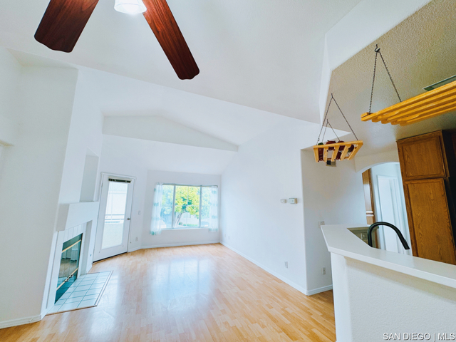 11892 Scripps Creek DR, San Diego CA: https://media.crmls.org/mediaz/e5407468-c044-453d-bef9-87ca41897528.jpg