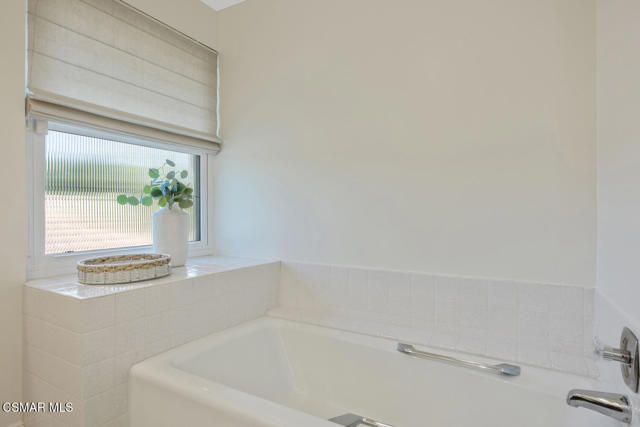 3901 Via Verde, Thousand Oaks CA: https://media.crmls.org/mediaz/e5411f47-b2b9-4f1a-8971-3804d773c3a3.jpg