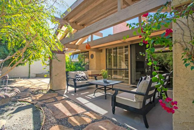 44020 Superior Court, Indian Wells CA: https://media.crmls.org/mediaz/e5415741-0281-40ad-8495-f4ba42654b1d.jpg