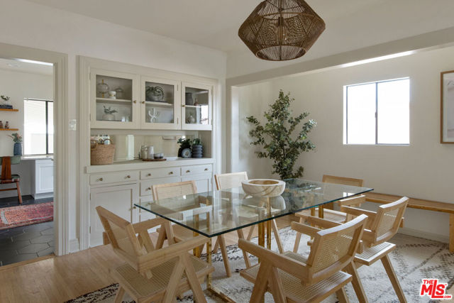 5361 Oakland Street, Los Angeles CA: https://media.crmls.org/mediaz/e5417f5f-25ce-427c-9777-06c6257bdc10.jpg