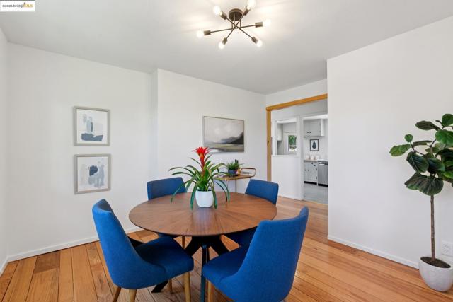 1023 Overlook Rd, Berkeley CA: https://media.crmls.org/mediaz/e5427a8d-782b-48a0-863c-cab7371dbde6.jpg