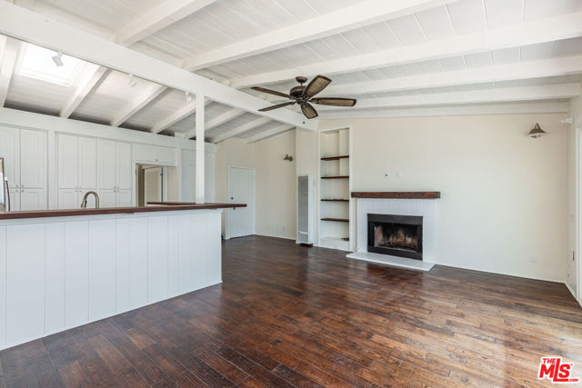 25408 Malibu Road, Malibu CA: https://media.crmls.org/mediaz/e54292d7-a47c-4f0b-b852-0af081b799d6.jpg