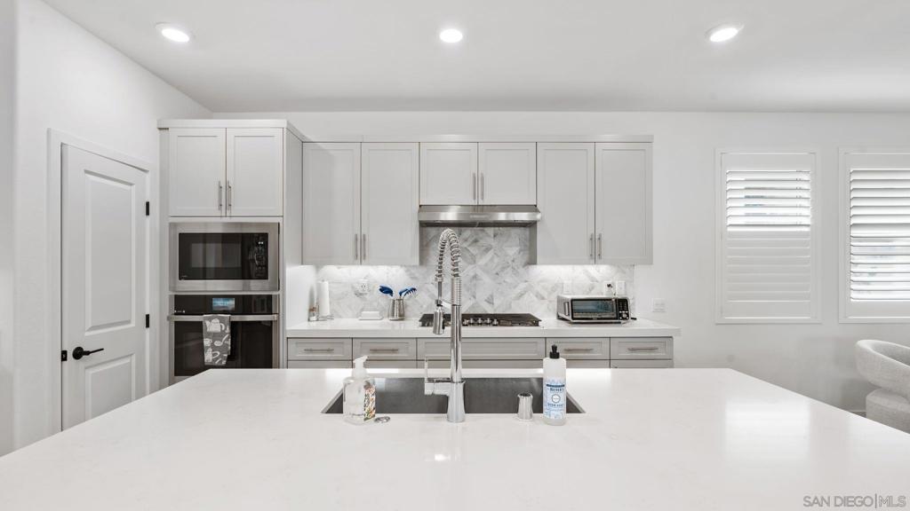 15681 Rennyson Way - photo 4