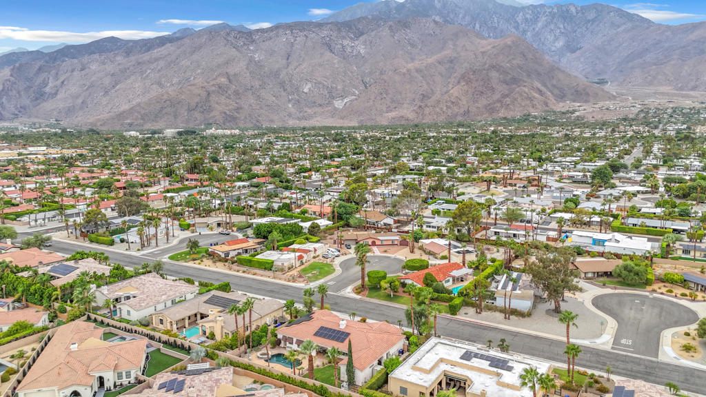 https://media.crmls.org/mediaz/e5431407-a0fb-4288-8bb0-7887bdccc3b4.jpg?preset=X-Large