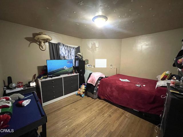 136 S Roosevelt Avenue, Oxnard CA: https://media.crmls.org/mediaz/e5432424-0ec7-4047-a290-eb8d97f7363e.jpg