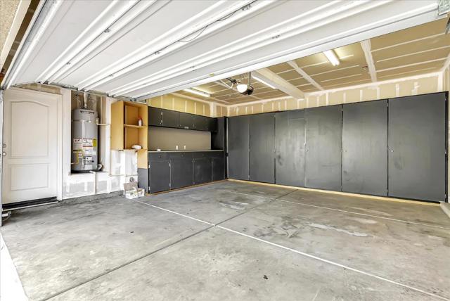 165 W Questa Trail, Tracy CA: https://media.crmls.org/mediaz/e5437ecb-a396-479b-bdb1-7577f4fe9def.jpg