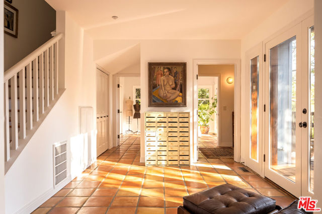 2415 Castilian Drive, Los Angeles CA: https://media.crmls.org/mediaz/e54405a8-84d8-4a35-b8ad-c761aba32829.jpg