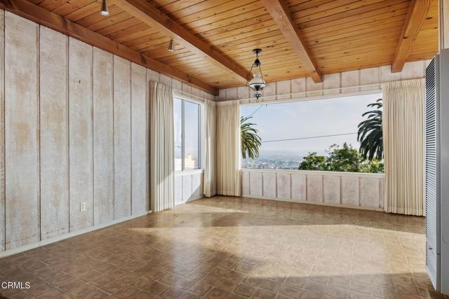 Detail Gallery Image 17 of 59 For 329 Mariposa Dr, Ventura,  CA 93001 - 4 Beds | 3 Baths