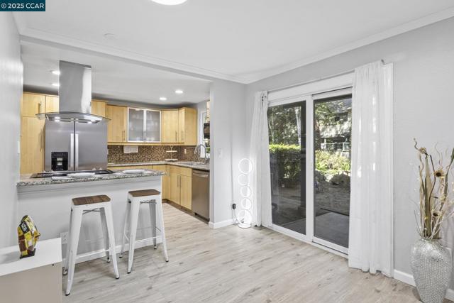 1117 Indian Summer Ct, San Jose CA: https://media.crmls.org/mediaz/e5457b6f-27c1-4237-8ae8-efeec3347e3a.jpg