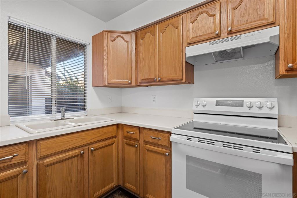 8069 Caminito De Pizza - photo 6