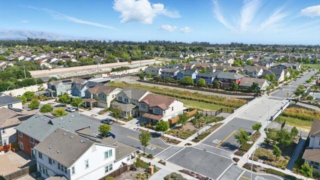 33831 Farmhouse Street, Fremont CA: https://media.crmls.org/mediaz/e545ecb6-583a-4b45-a890-6488f79de5af.jpg