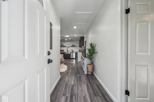 316 3Rd Ave S, Pleasant Hill CA: https://media.crmls.org/mediaz/e545f018-4abd-47c4-ab8c-53bcd291b07b.jpg