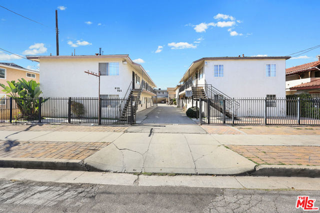 919 Carob Way, Montebello CA: https://media.crmls.org/mediaz/e545fe57-d227-4c65-8c33-4d0dc8261f04.jpg