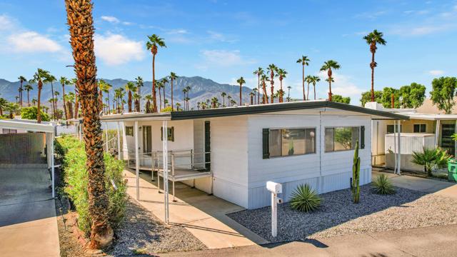 392 Standing Bear, Cathedral City CA: https://media.crmls.org/mediaz/e5466b22-2e50-4209-b804-5e8c2f6c9b4c.jpg