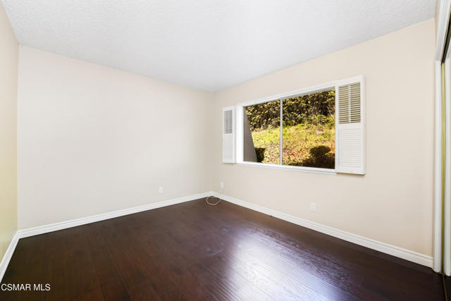20027 Hiawatha Street, Chatsworth CA: https://media.crmls.org/mediaz/e546c1a4-c751-4c80-8eaa-747ae0e7d927.jpg