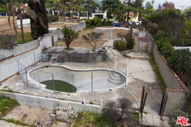3359 Glenrose Avenue, Altadena CA: https://media.crmls.org/mediaz/e546c6ec-ddc5-4de7-a6c4-99d336bd3f93.jpg