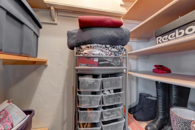 2661 Montclair St, San Diego CA: https://media.crmls.org/mediaz/e5482795-fcf2-432a-85d6-5f071a5fbaa9.jpg