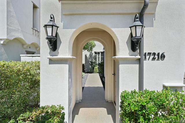 17216 Turf Club Dr, San Diego CA: https://media.crmls.org/mediaz/e5489333-98e2-44e7-bf16-e6ba4b07a241.jpg