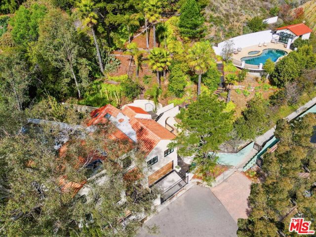 8171 Tianna Road, Los Angeles CA: https://media.crmls.org/mediaz/e548dada-6cb8-42f1-9be0-4ea189e367ef.jpg