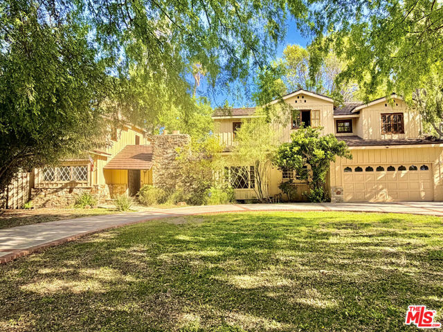 Photo of 5952 Lubao Avenue, Woodland Hills, CA 91367