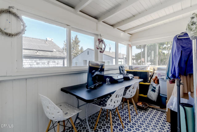 632 Mariposa Avenue, Los Angeles CA: https://media.crmls.org/mediaz/e5493910-9274-465e-997c-a9c7cd95c675.jpg