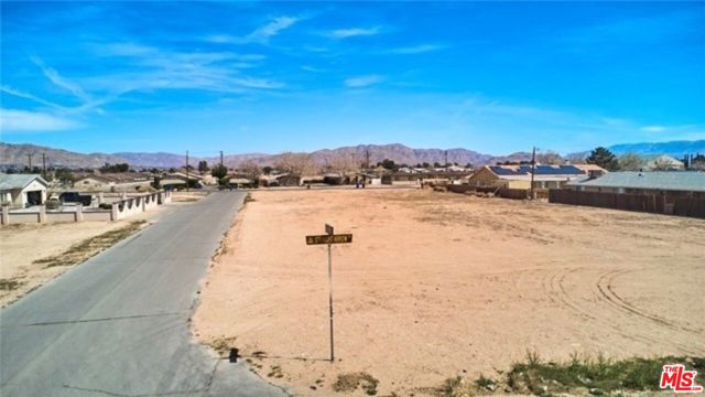 0 Straight Arrow Road, Apple Valley CA: https://media.crmls.org/mediaz/e54996cf-5370-4dd5-9a79-26c6f8eacf2f.jpg