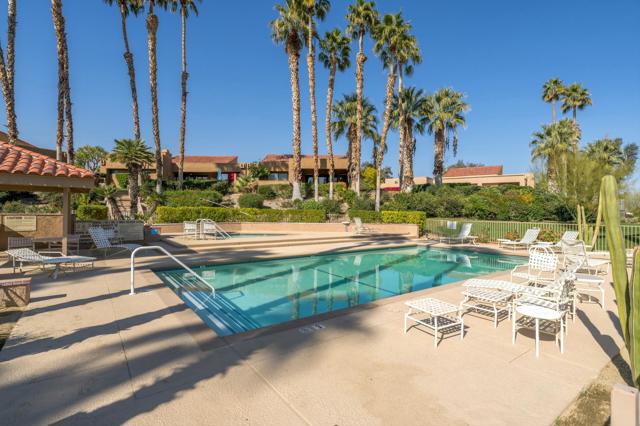 48629 Sundrop Court, Palm Desert CA: https://media.crmls.org/mediaz/e549b80d-19a2-46a3-b84b-c1cb40fa7f46.jpg