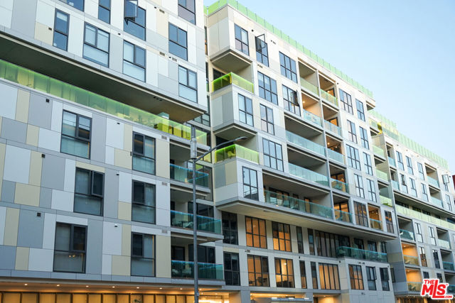 414 N Orange Street, Glendale CA: https://media.crmls.org/mediaz/e54a5f48-5956-4dea-bcc1-50dcee690fcb.jpg