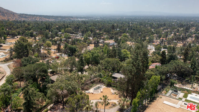 1414 E Palm Street, Altadena CA: https://media.crmls.org/mediaz/e54b2825-05f9-4f3e-85e6-90e65325cd16.jpg