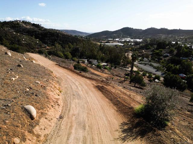 496 Camino Calafia, San Marcos CA: https://media.crmls.org/mediaz/e54b8fe2-842e-4dba-bfde-2cd3d6a49816.jpg
