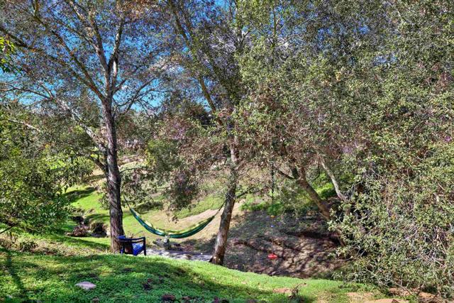 1033 1035 Summit Trl, Escondido CA: https://media.crmls.org/mediaz/e54bba74-f3bd-41a3-b593-681ffef0ec23.jpg