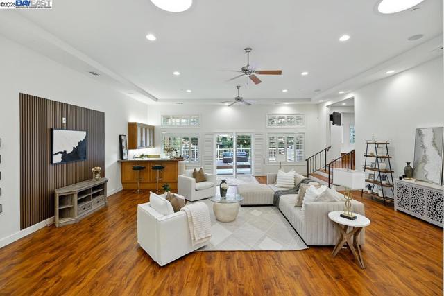 874 Overhill Dr, Hayward CA: https://media.crmls.org/mediaz/e54bd862-c0a2-47b5-acdf-f3ed5fcfea3f.jpg