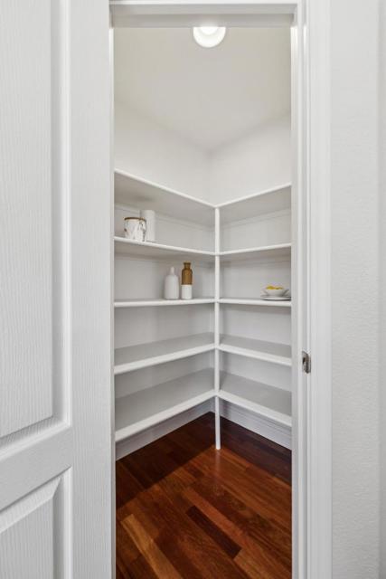 910 Governors Bay Drive, Redwood City CA: https://media.crmls.org/mediaz/e54bedb5-ef8b-48d9-97f8-c73d8a953855.jpg