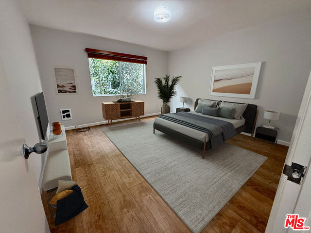 882 Victor Avenue, Inglewood CA: https://media.crmls.org/mediaz/e54c6317-b44c-413e-beca-b9643aeef9c9.jpg